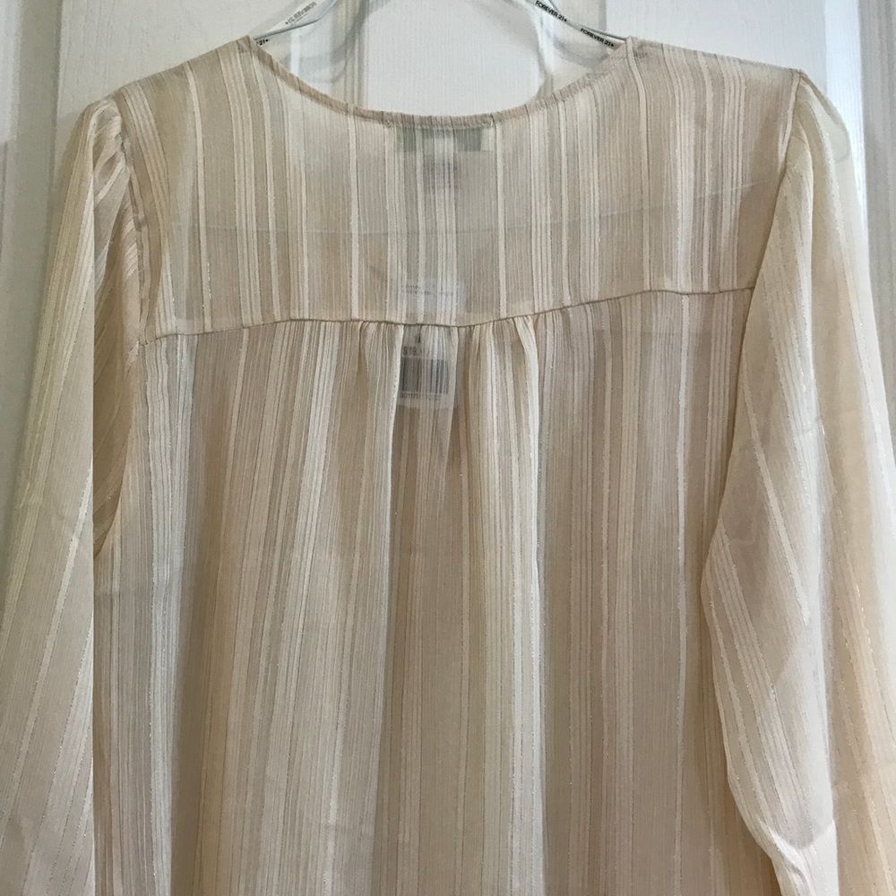 Plus size blouse - Picture 4 of 7